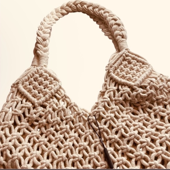 PrettyLittle Thing. Natural Crochet Beach Tote Bag. 100% Cotton. Sold Out! - Picture 2 of 5